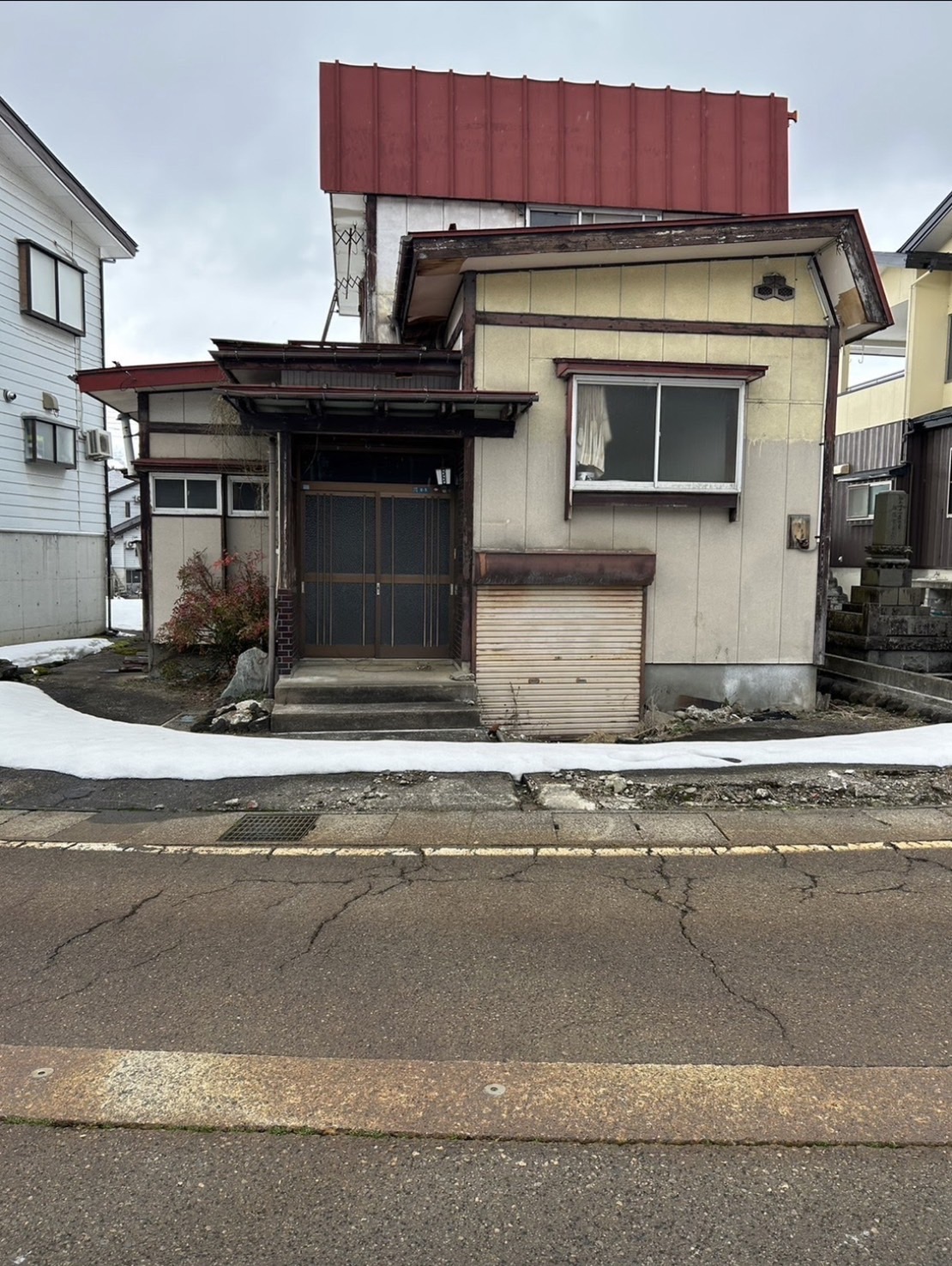 妙高市　小出雲2丁目（新井駅） 　築古　中古戸建